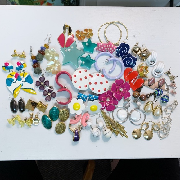 Vintage Pierced Earring Lot - 40 pairs - Picture 2 of 7